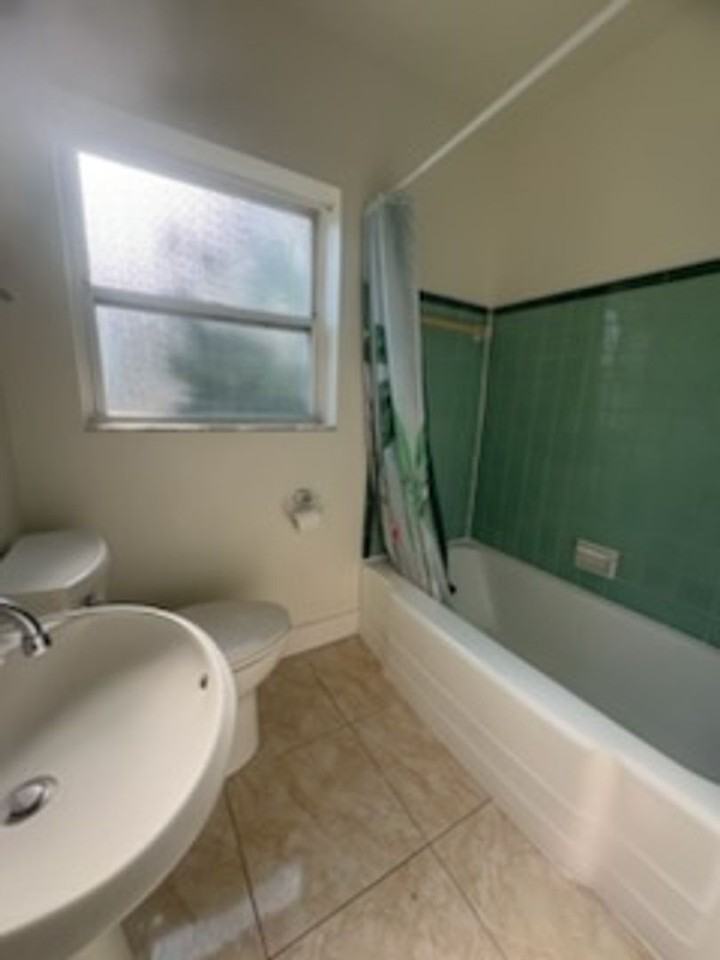 247 Cocos Dr - Photo 7 of 12