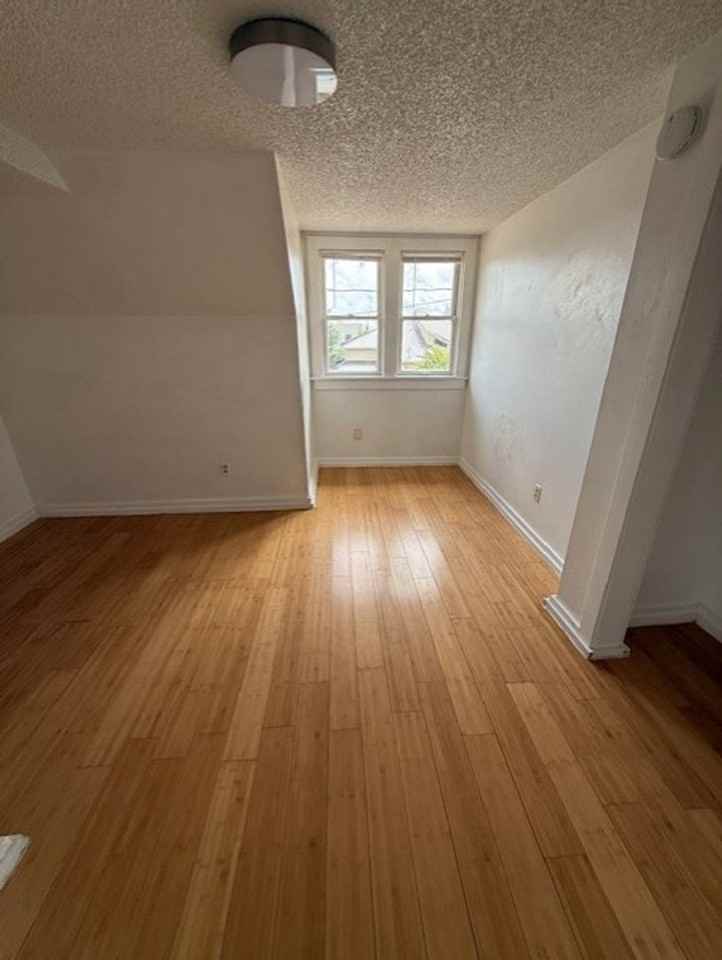 1017 High St - Photo 5 of 10