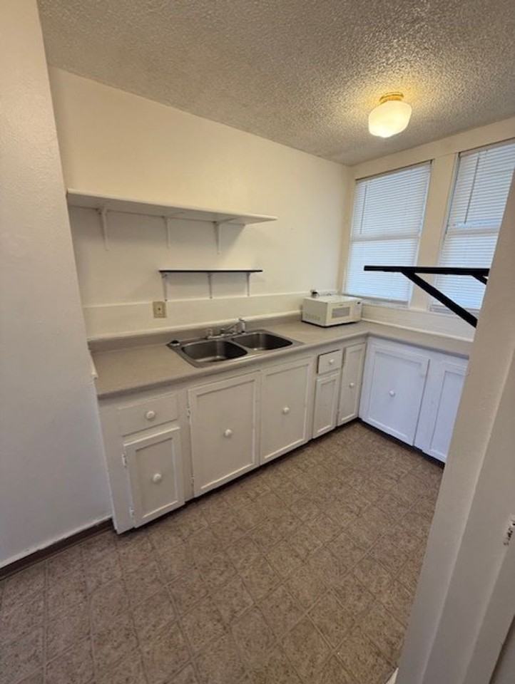 1017 High St - Photo 6 of 10