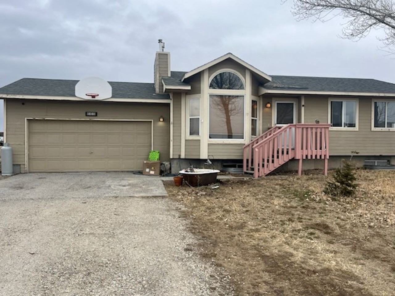 660 Thistle Dr - Photo 2 of 27