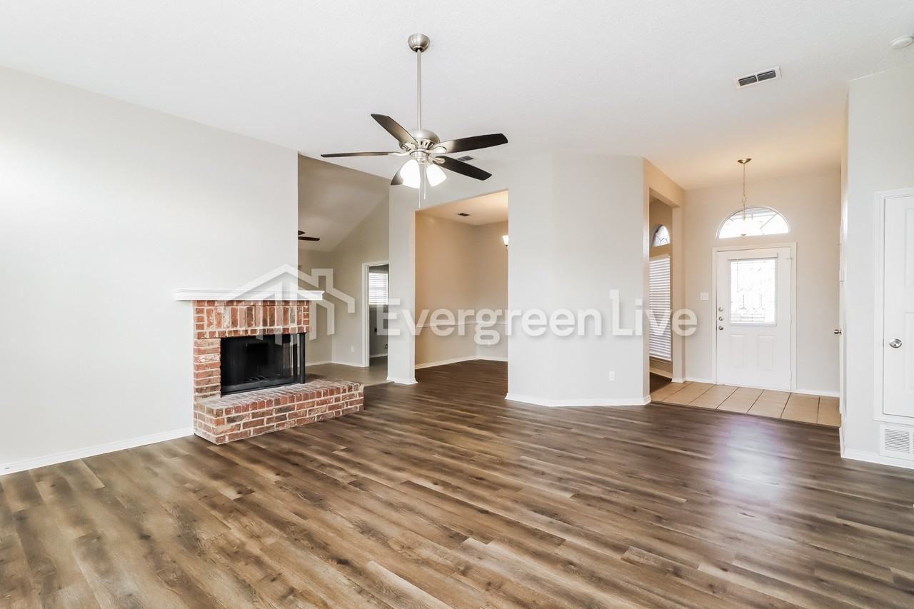 4400 Racebrook Ct - Photo 5 of 19