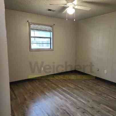 513 N 14th St #20 - Photo 2 of 10