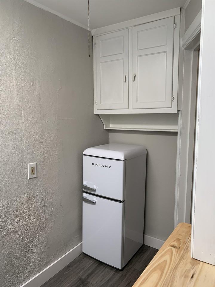 1517 N Franklin St #4 - Photo 3 of 10