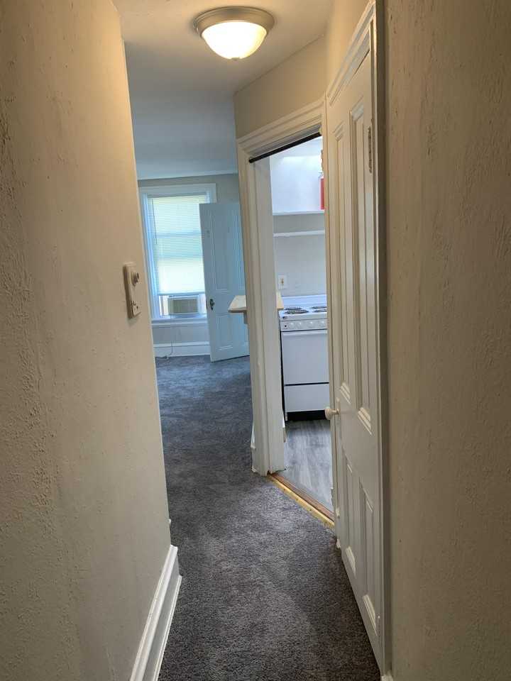 1517 N Franklin St #4 - Photo 7 of 10