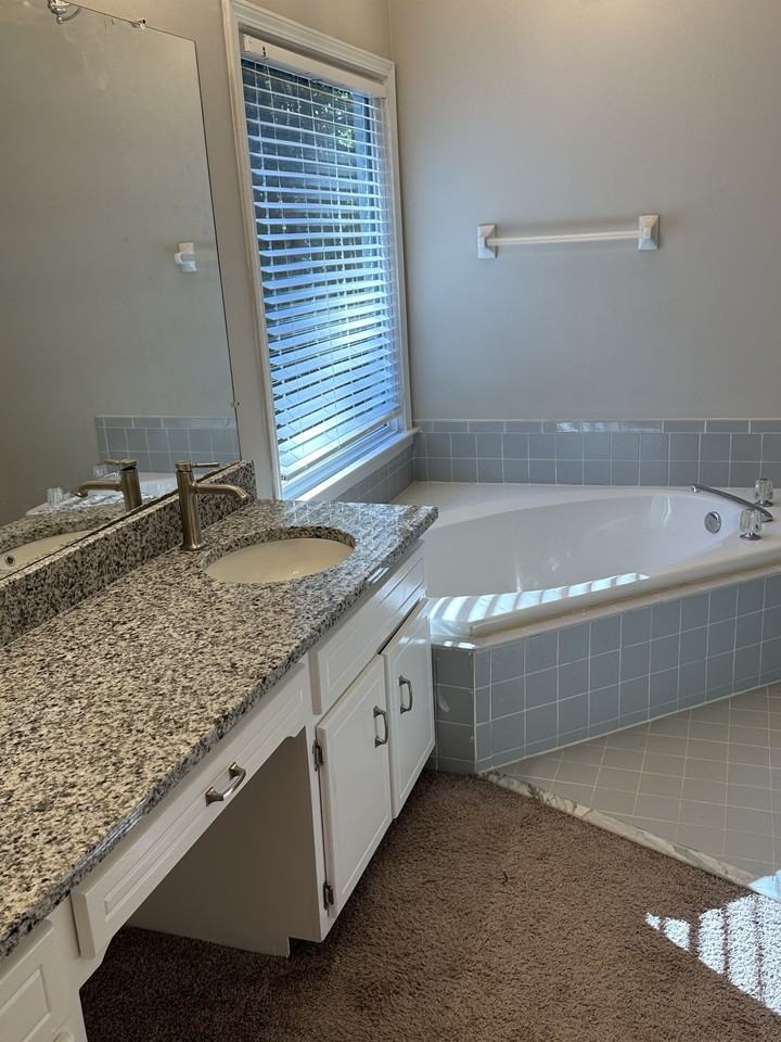 285 Wakefield Pl - Photo 2 of 13