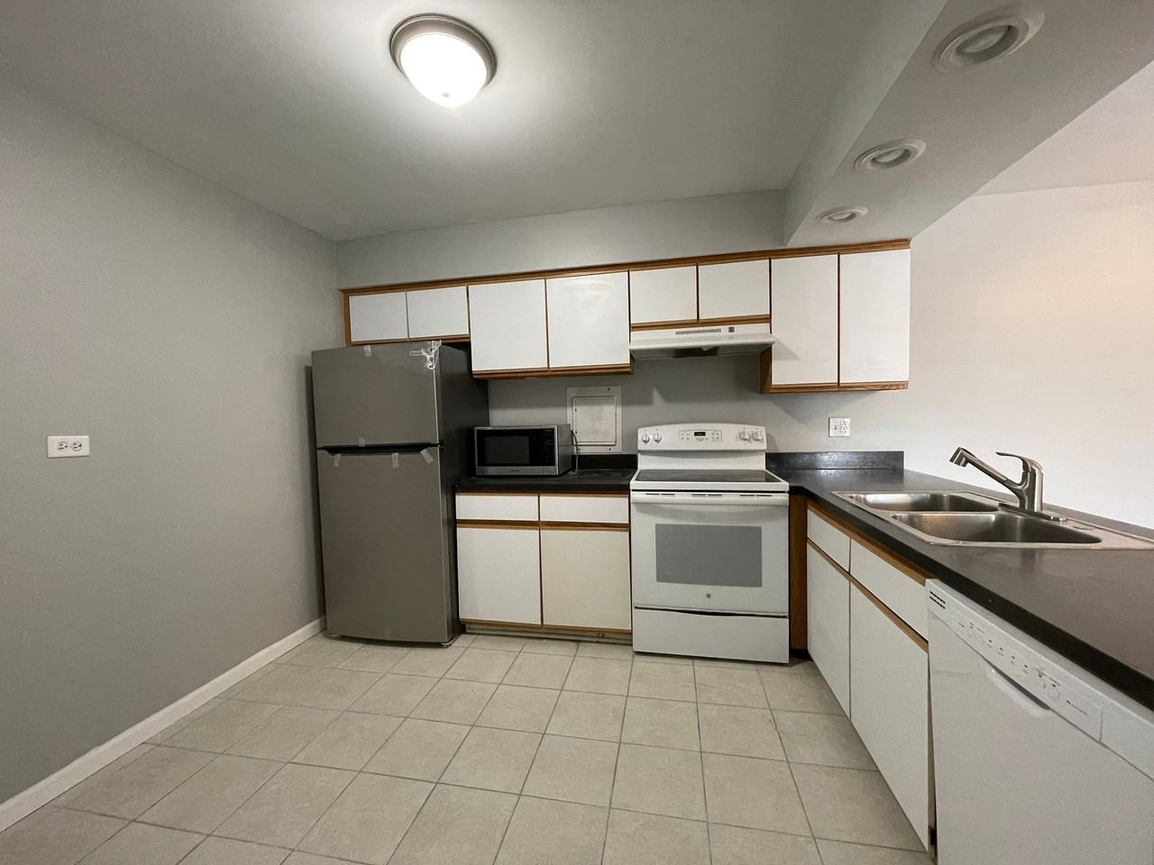 4400 Euclid Ave #2A - Photo 5 of 22