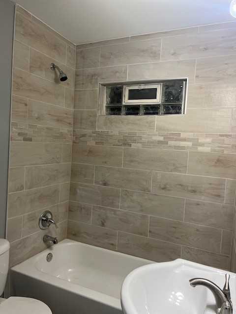 1532 Euclid St #1 - Photo 6 of 10