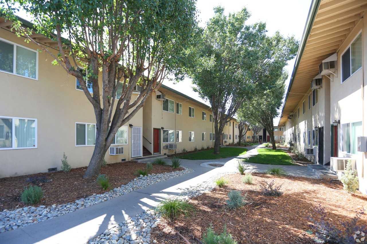 McClellan Court Apartments - Photo 7 of 16