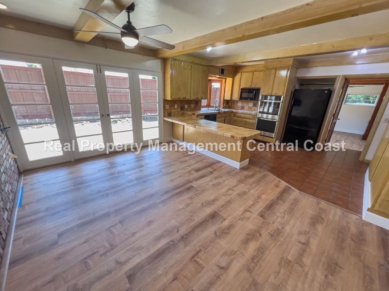 1049 Fair Oaks Ave - Photo 3 of 18
