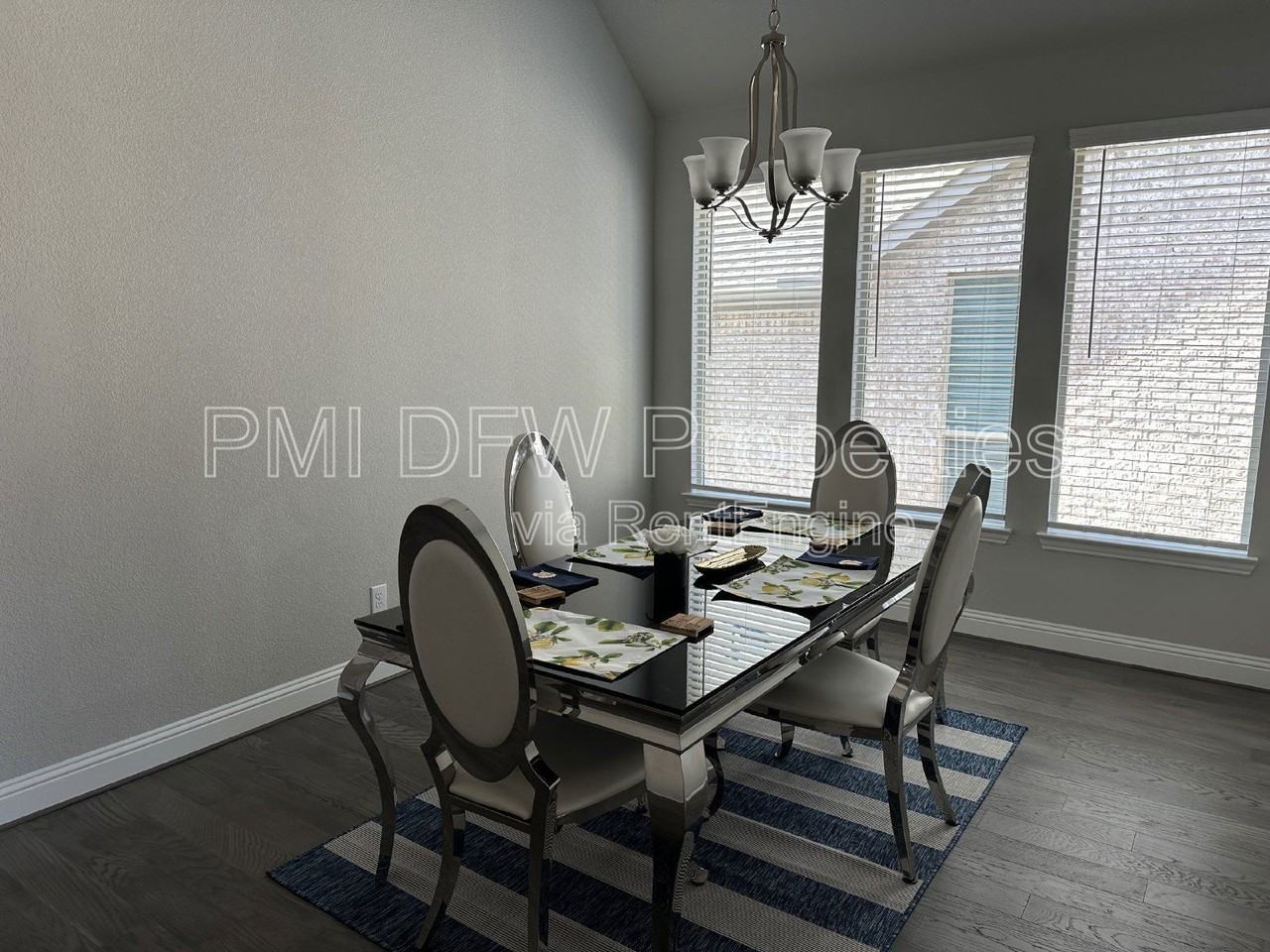 2222 Mcmullin Dr - Photo 4 of 27