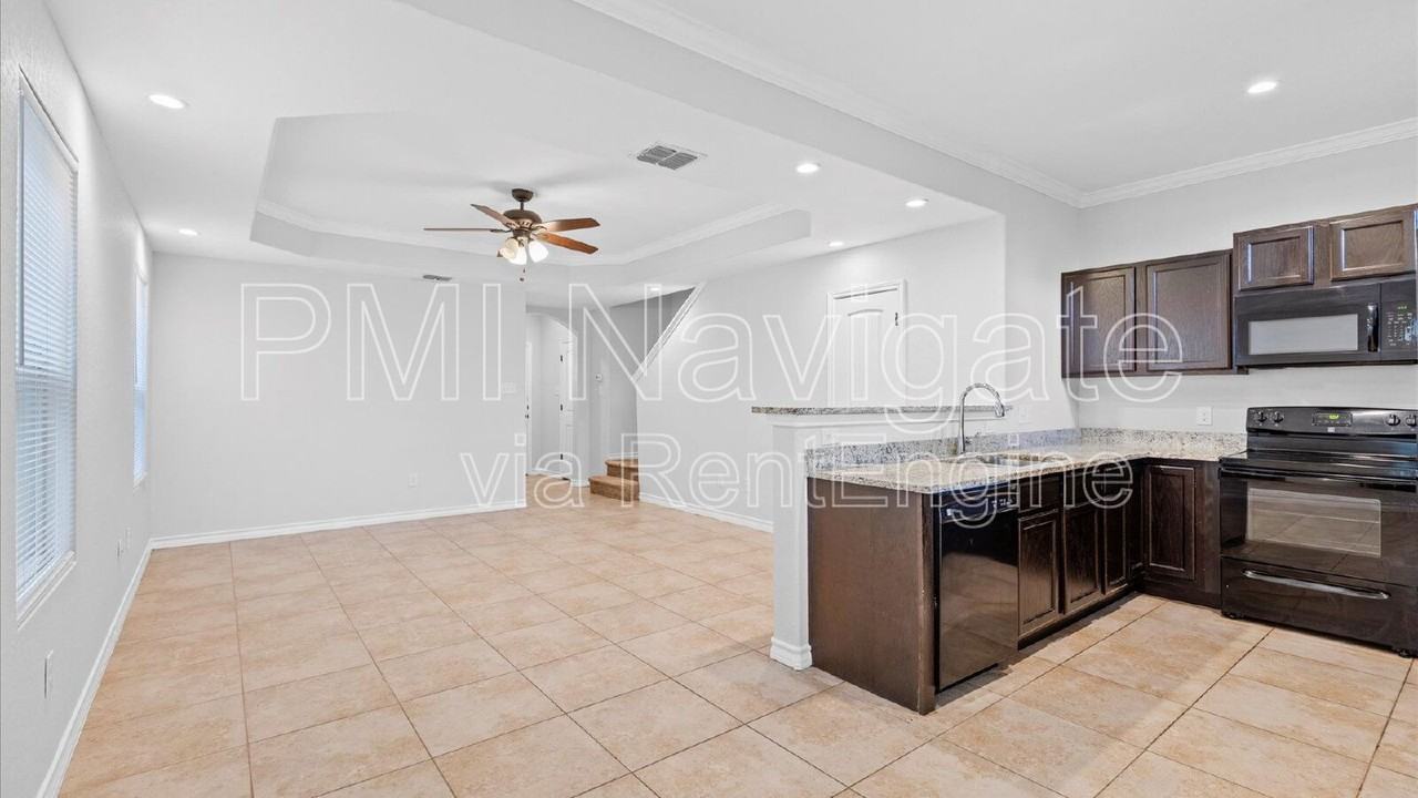 6962 Lakeview Dr #102 - Photo 5 of 19