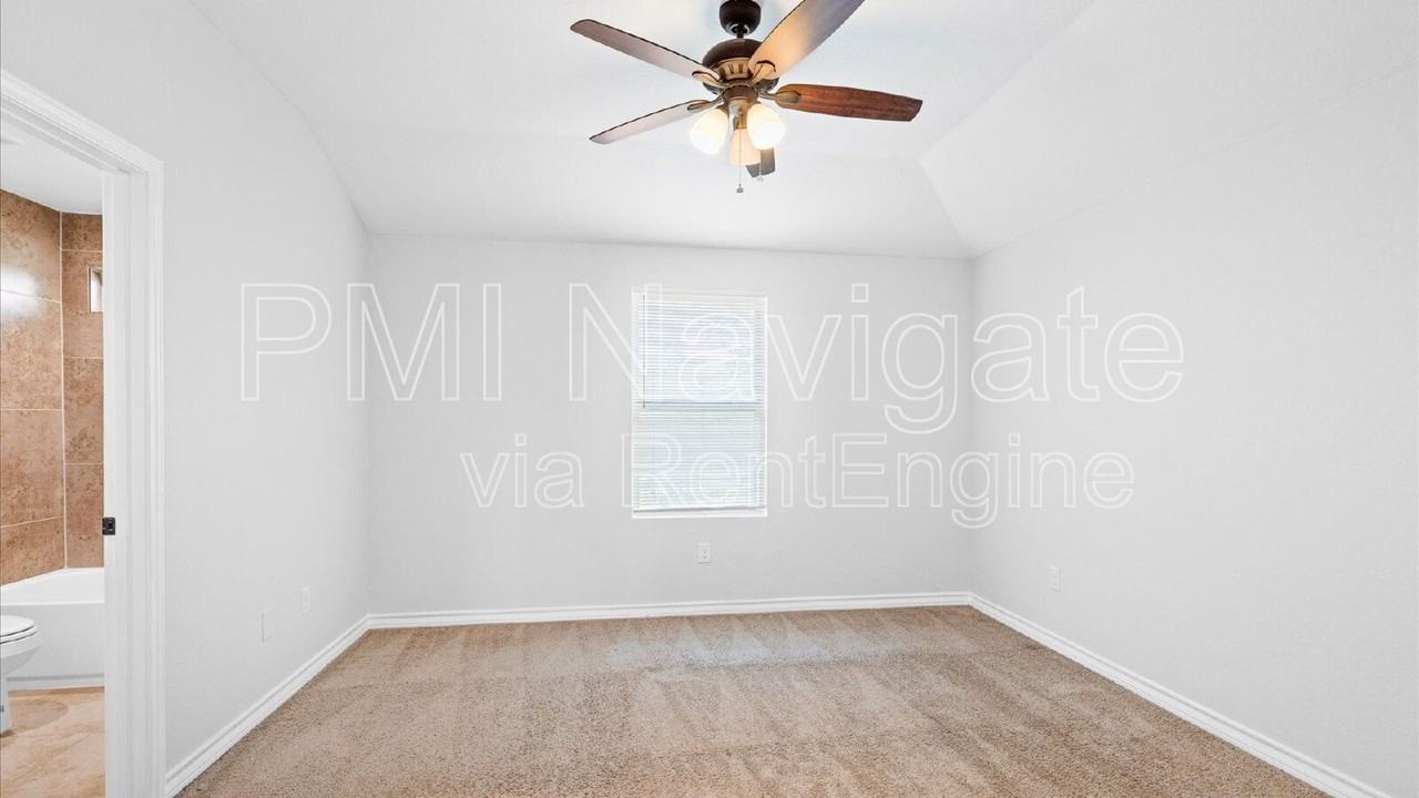 6962 Lakeview Dr #102 - Photo 6 of 19