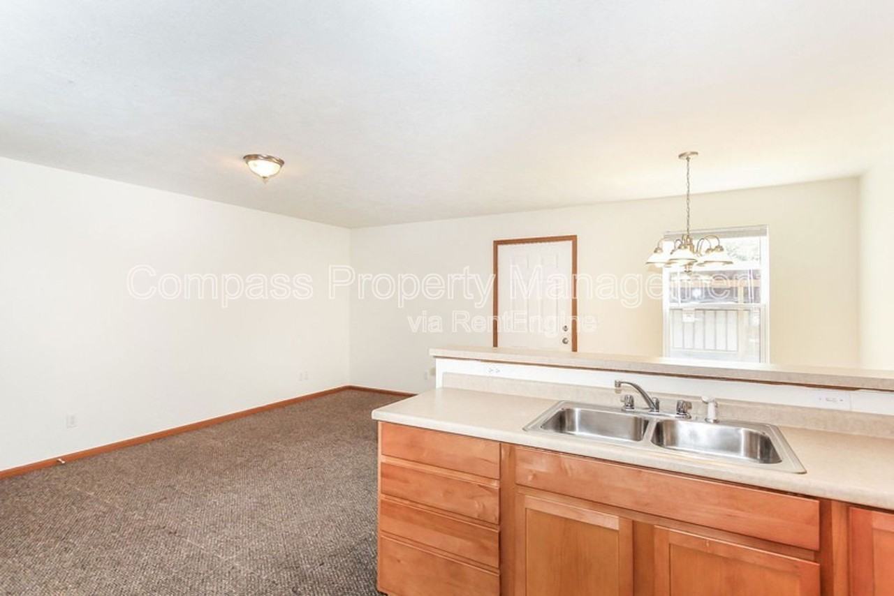 11334 48th Ave #4 - Photo 6 of 16