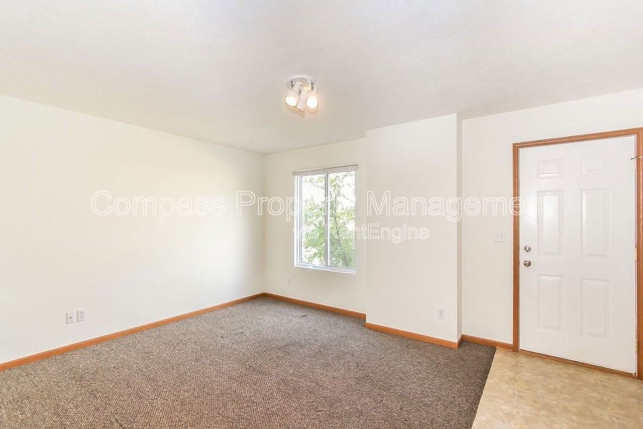 11334 48th Ave #4 - Photo 7 of 16