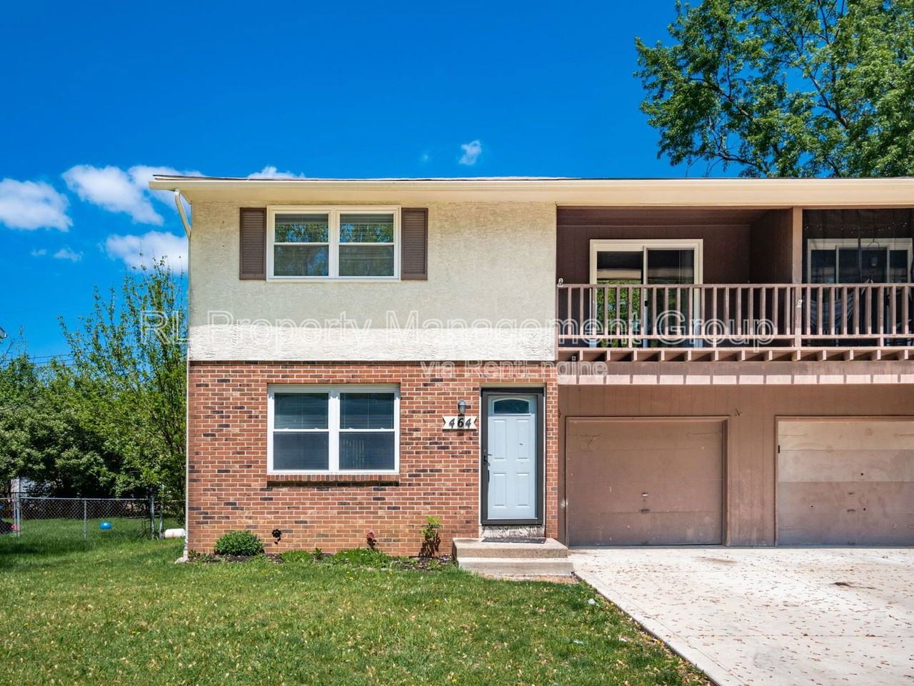 464 Goshen Ct - Photo 3 of 33