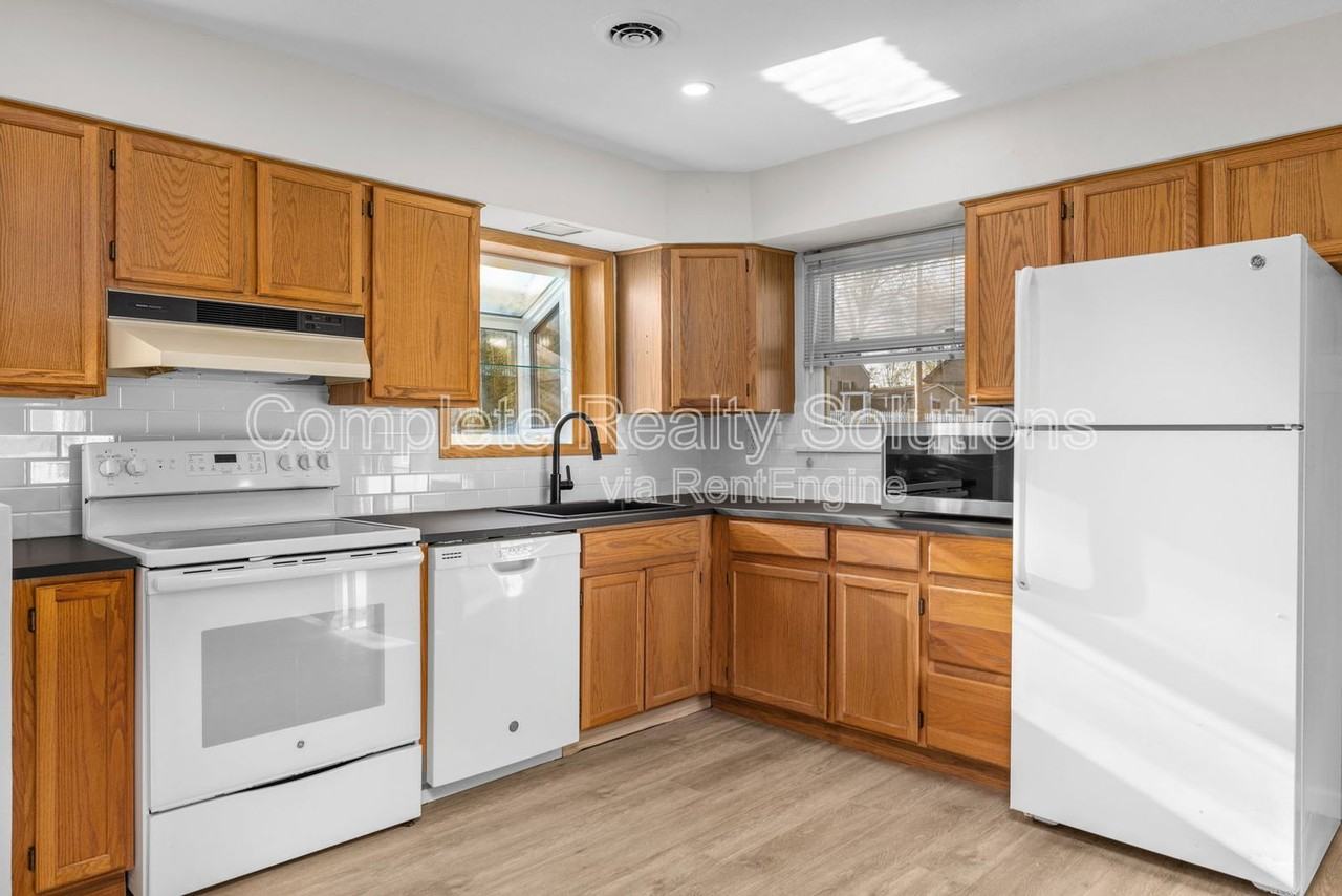 1503 Wexford Ave - Photo 2 of 35