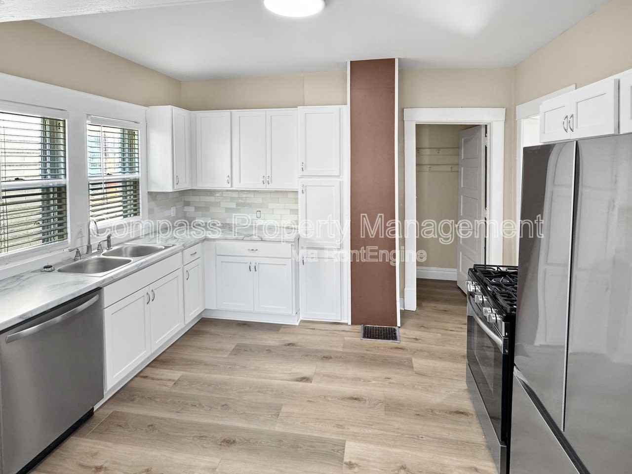 1243 Sherman St Se - Photo 5 of 22