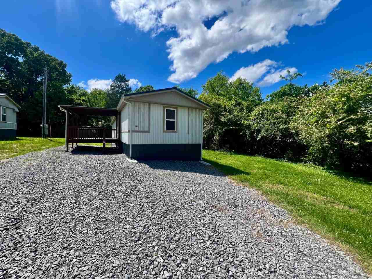 1012 Ross Ln - Photo 2 of 17