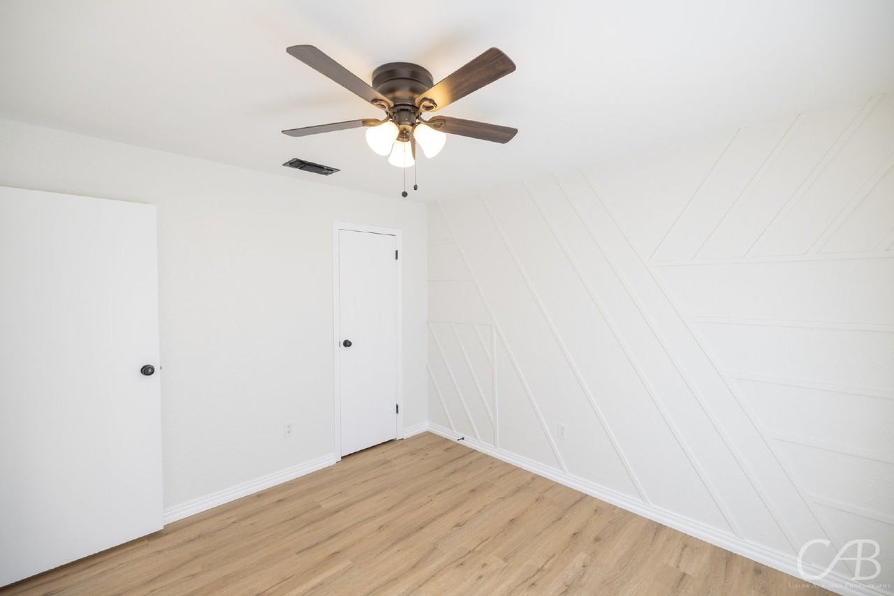 3610 Purdue Ln - Photo 4 of 23