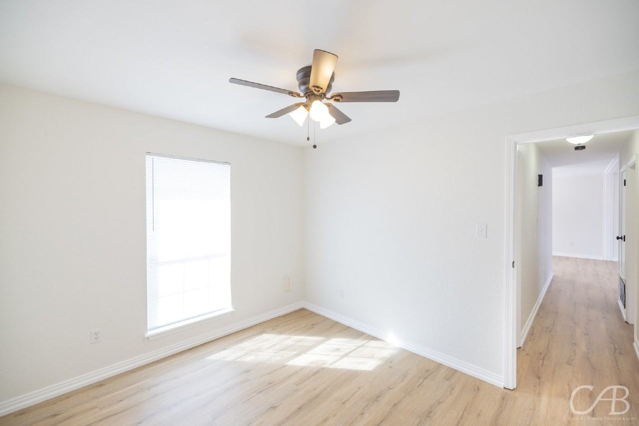 3610 Purdue Ln - Photo 6 of 23