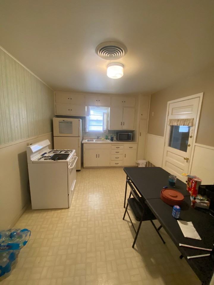 3205 33rd St - Photo 4 of 6