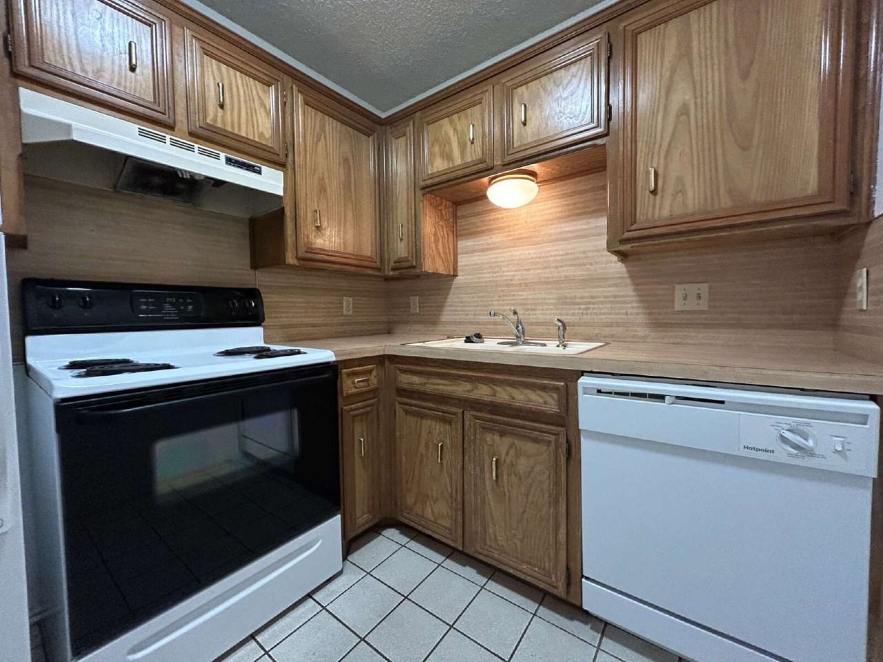 3419 Hyden Ave - Photo 3 of 11