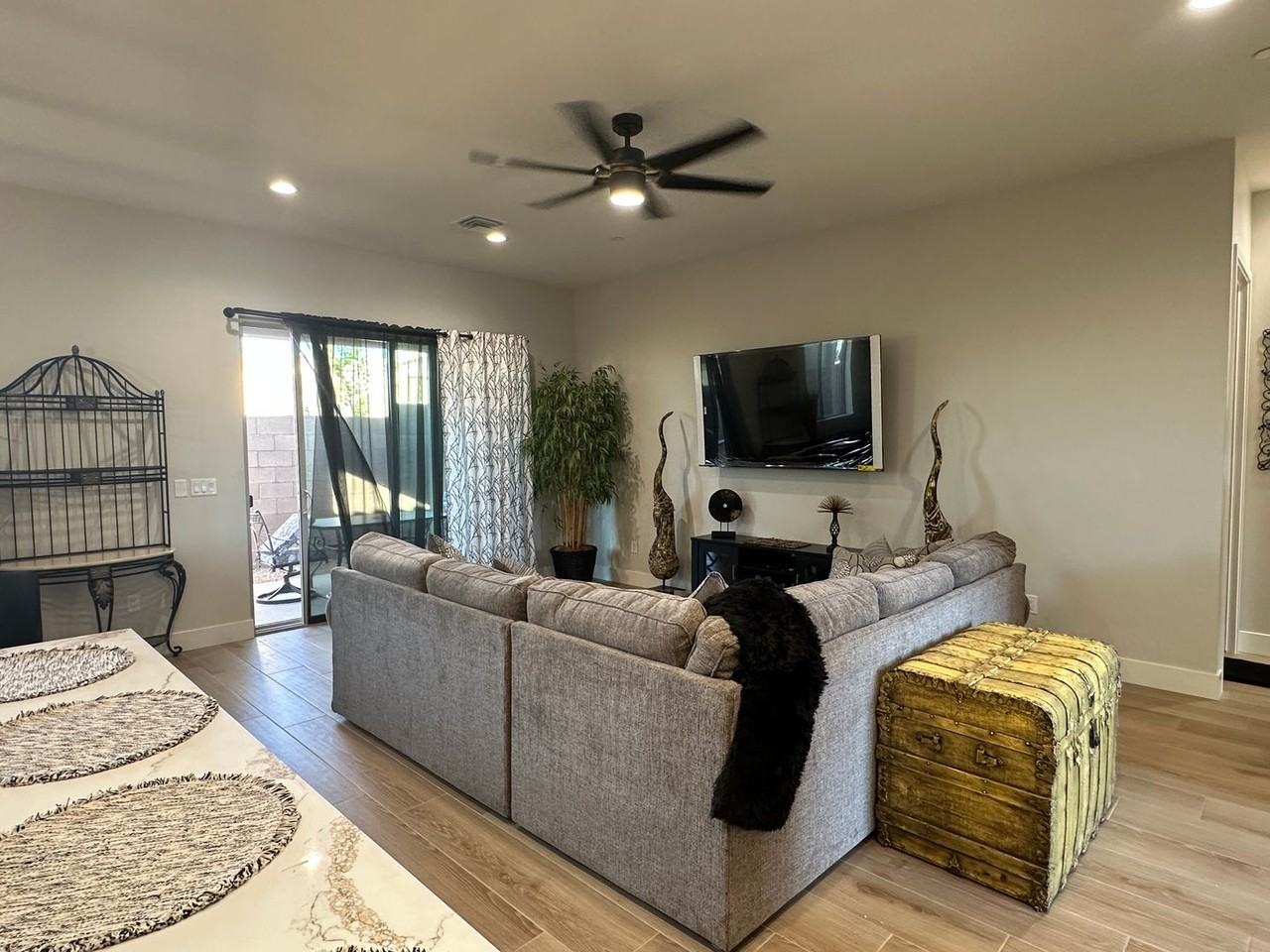 3508 Kauai Ct - Photo 4 of 25