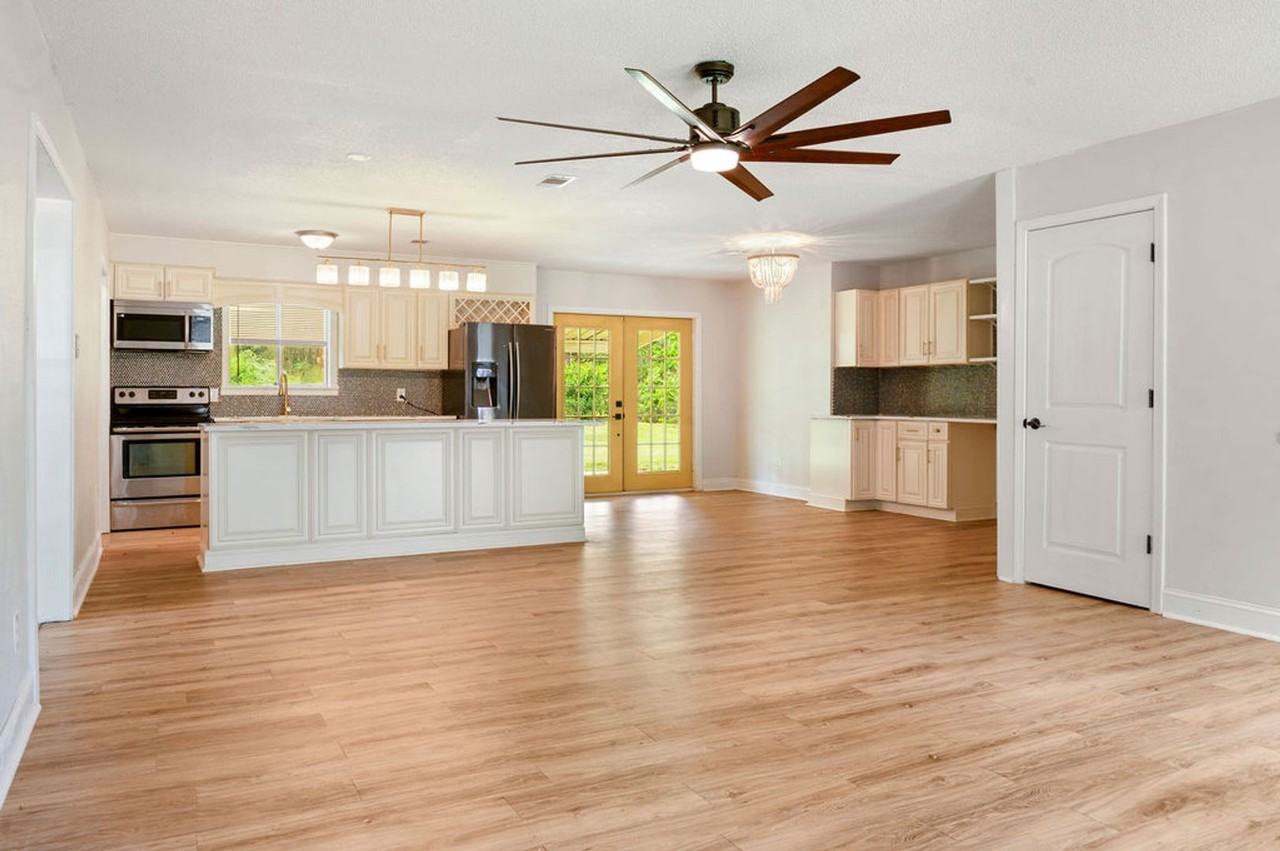 413 Parkview Ave - Photo 2 of 12