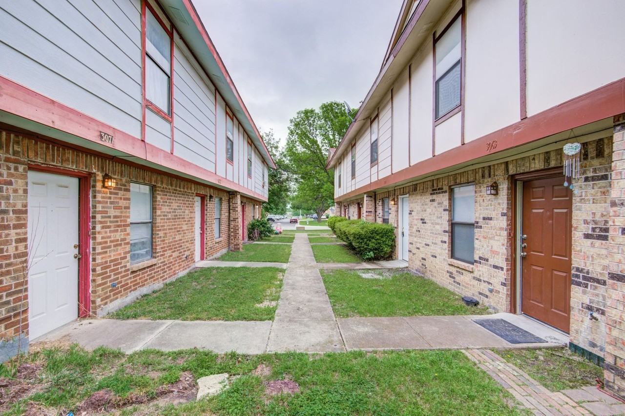 3061 Olympia Dr - Photo 2 of 28