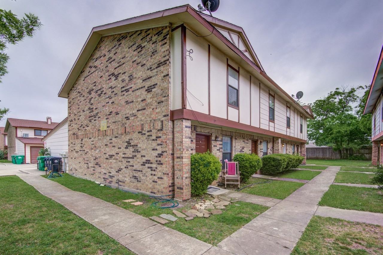 3061 Olympia Dr - Photo 3 of 28