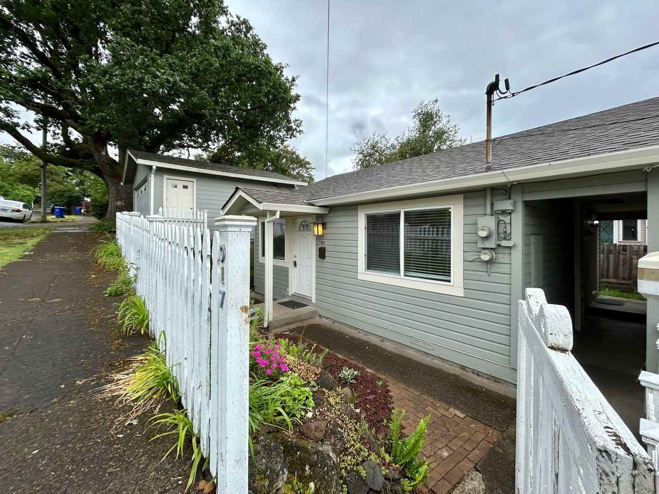 917 Jefferson St - Photo 2 of 41