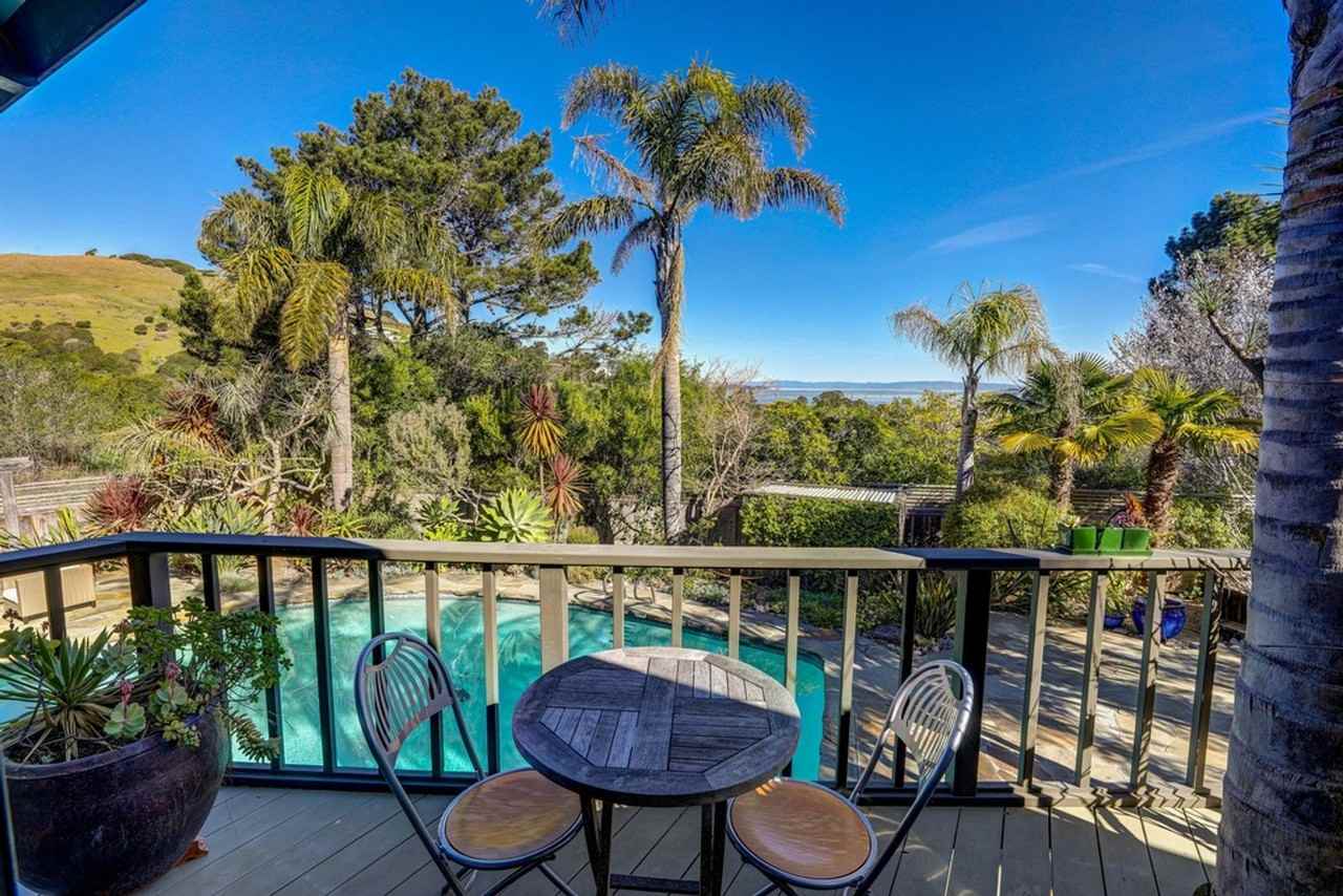 22 Hillcrest Rd - Photo 2 of 37