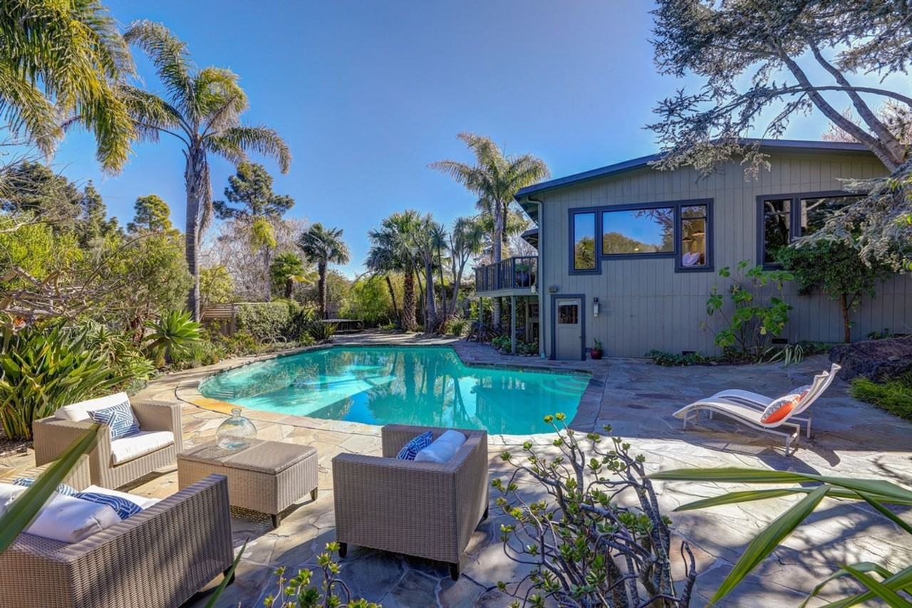 22 Hillcrest Rd - Photo 3 of 37