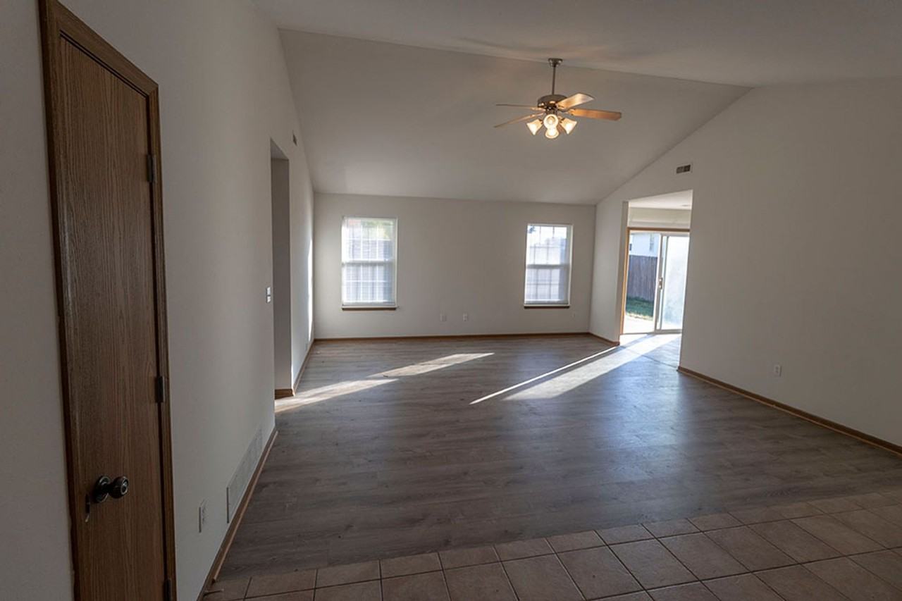 1602 Typhoon Dr - Photo 4 of 35