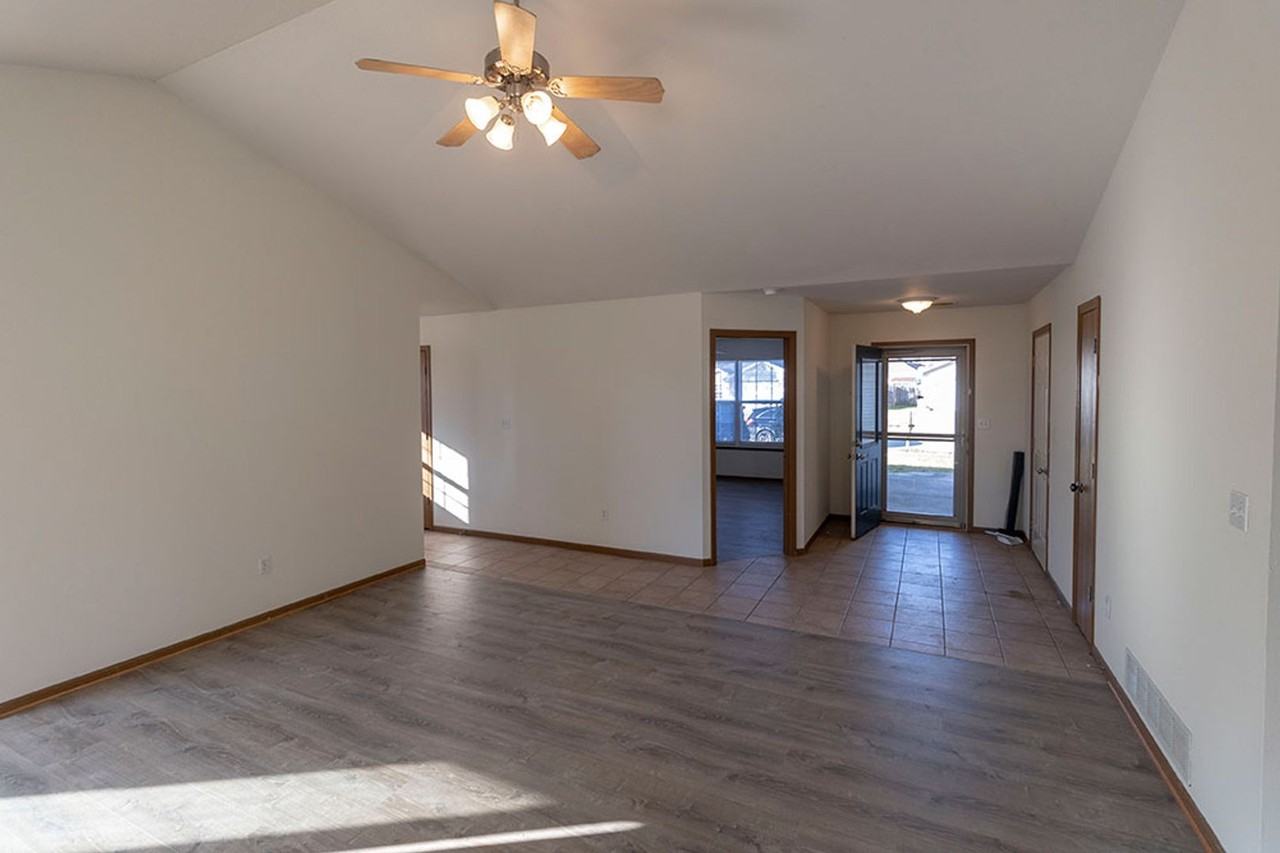 1602 Typhoon Dr - Photo 6 of 35