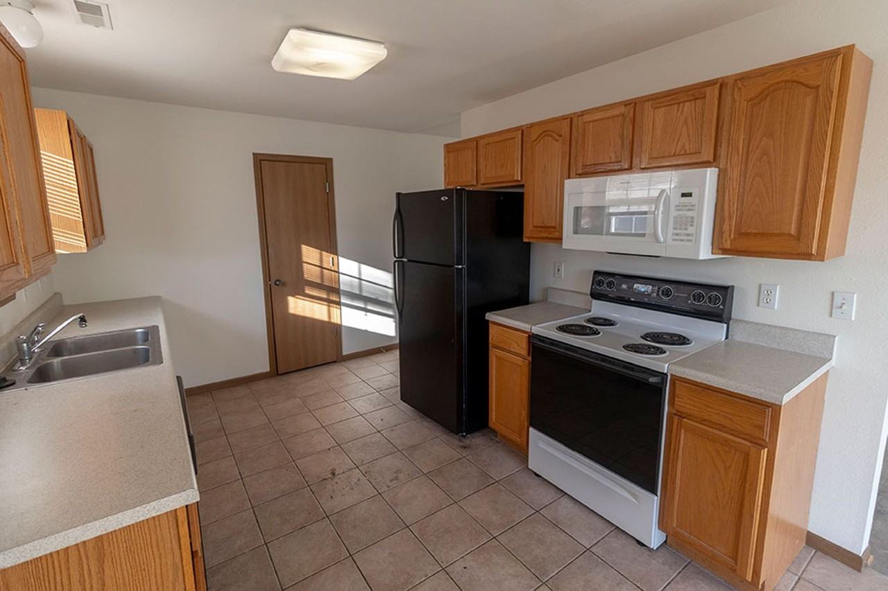 1602 Typhoon Dr - Photo 7 of 35