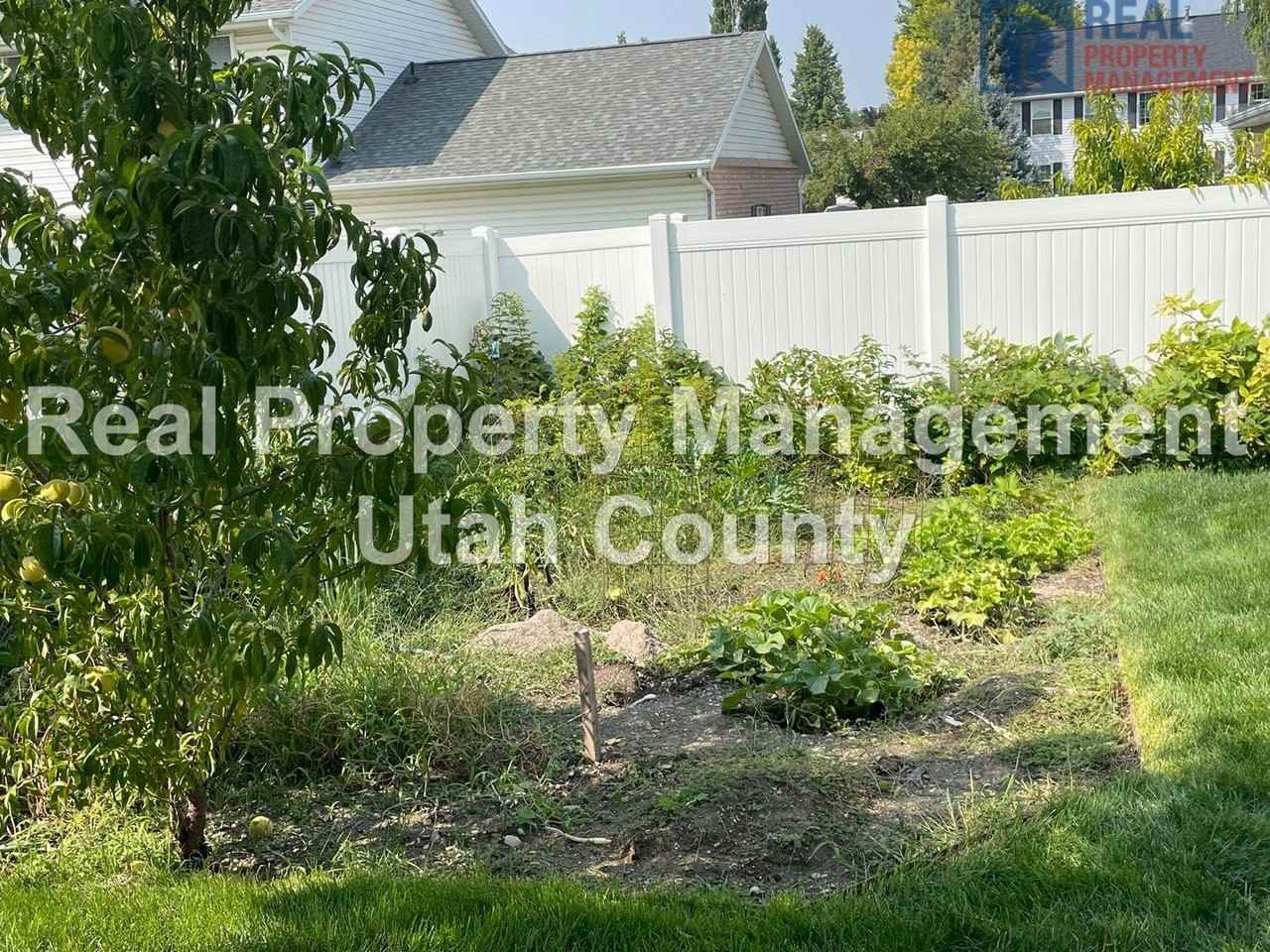 458 W 1280 N - Photo 5 of 28