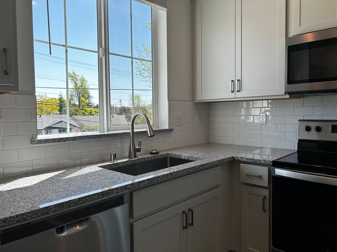 929 Middle Rincon Rd - Photo 2 of 18