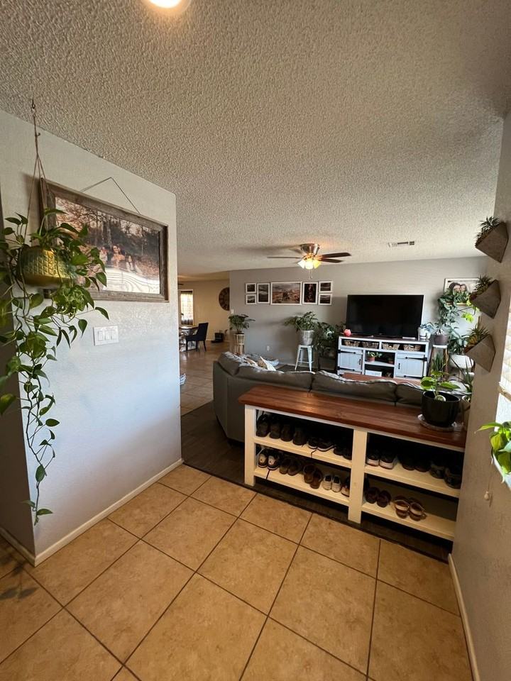7132 E 24th Ln - Photo 2 of 27