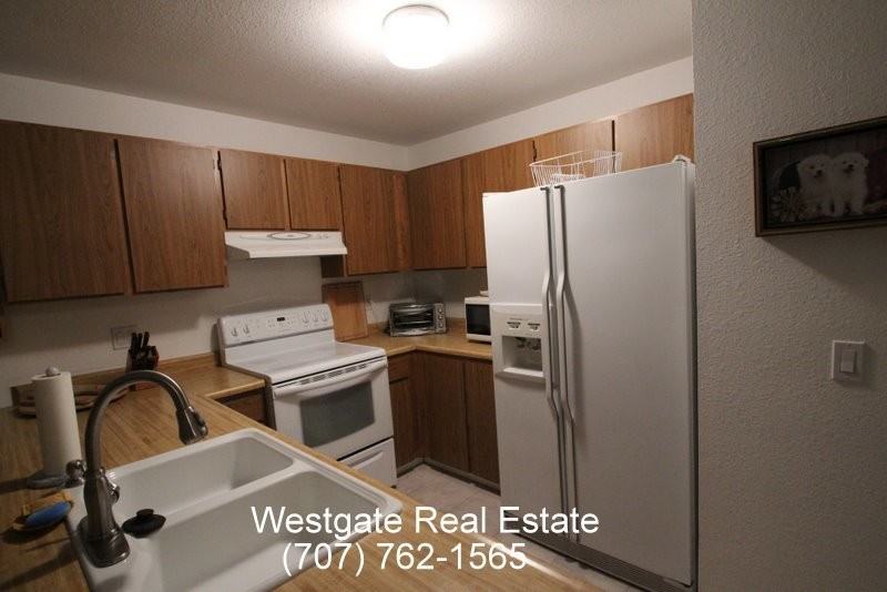 61 Creek Ct - Photo 2 of 16