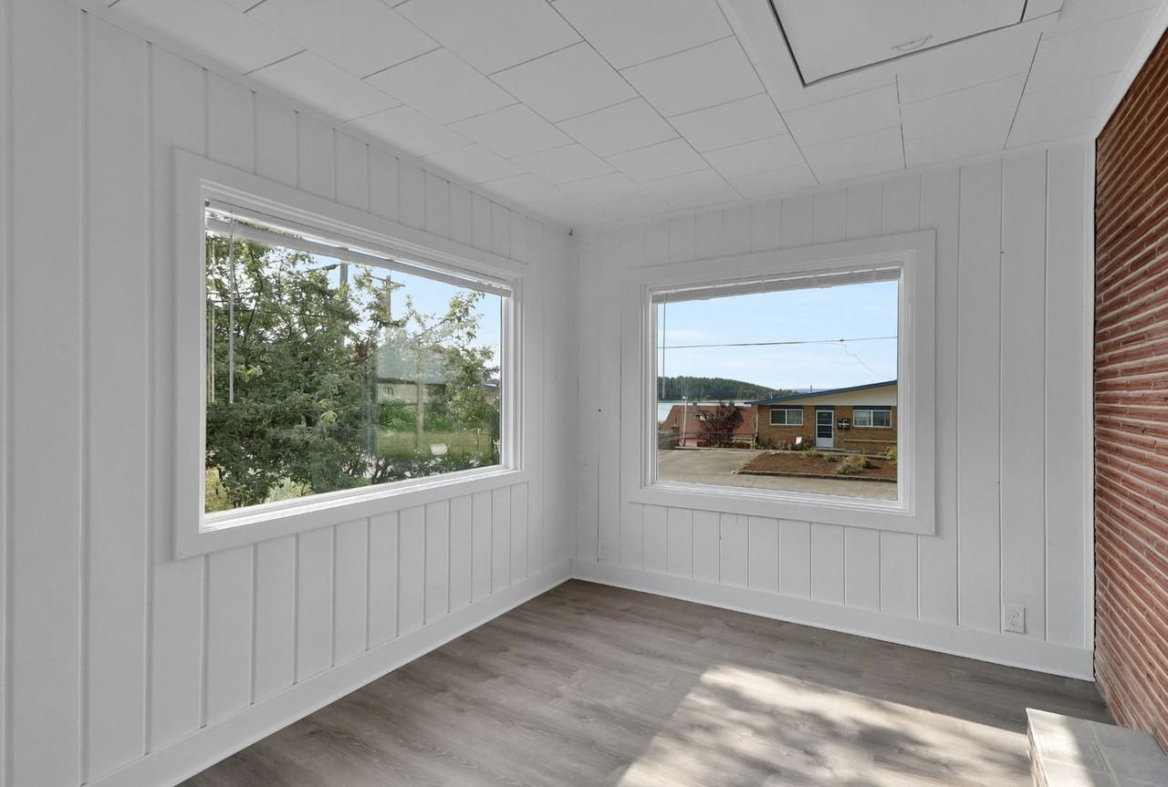 1320 Se 9th Ave - Photo 3 of 12