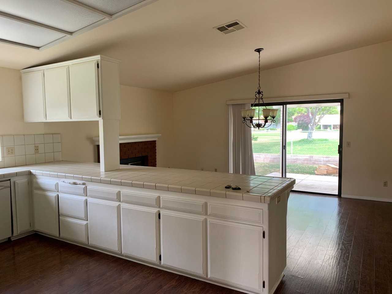 925 Inverness Dr - Photo 3 of 18