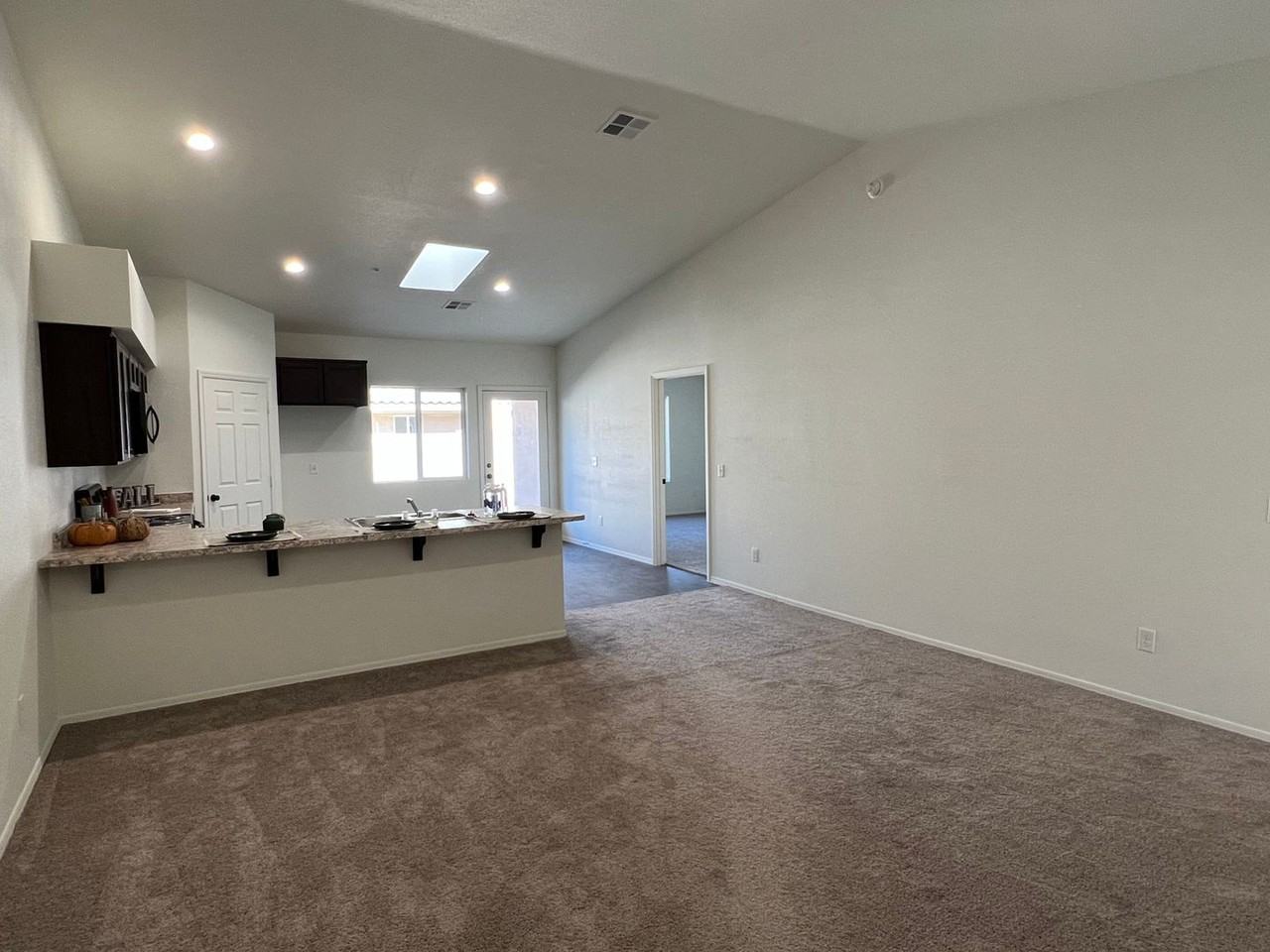 7370 E 38th St - Photo 3 of 21