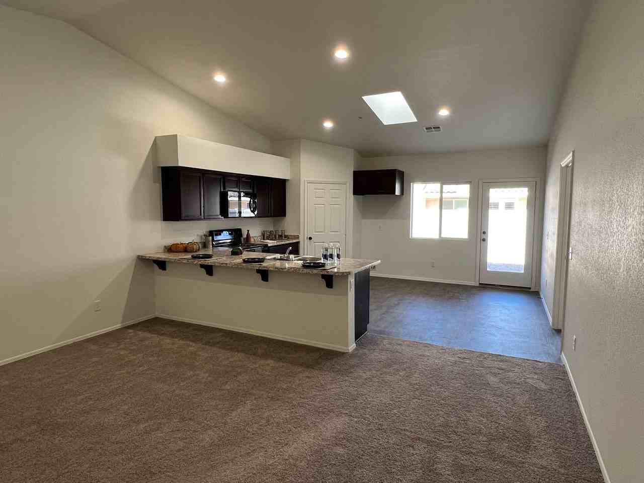 7370 E 38th St - Photo 5 of 21