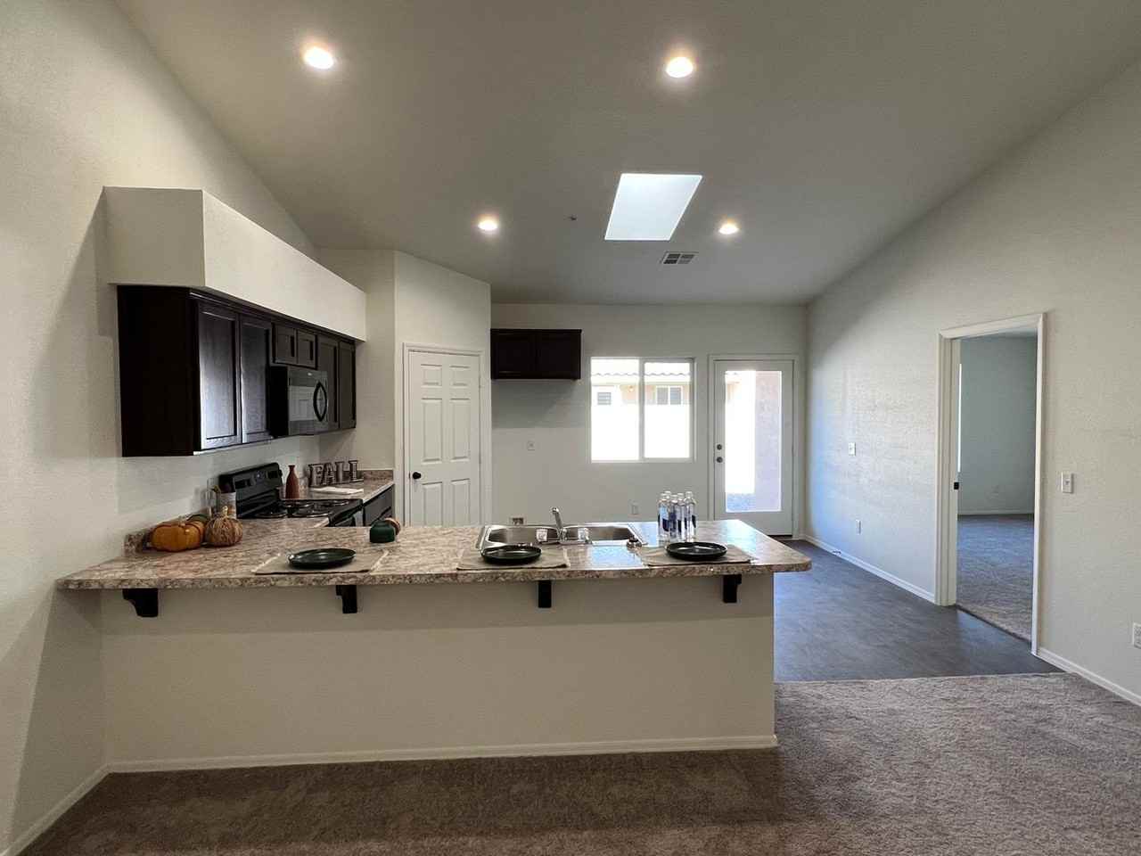 7370 E 38th St - Photo 7 of 21