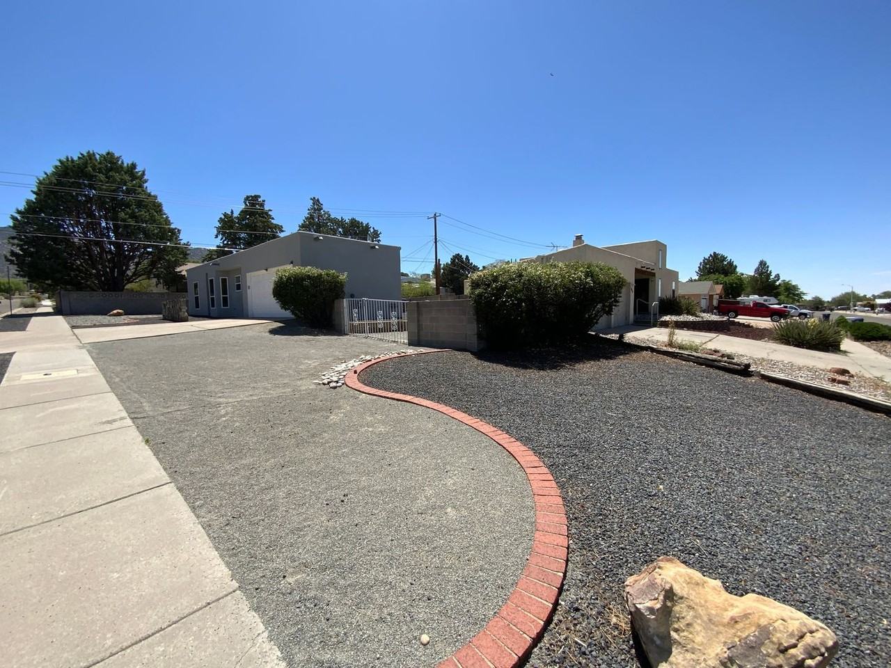 13300 Roma Ave Ne - Photo 3 of 29