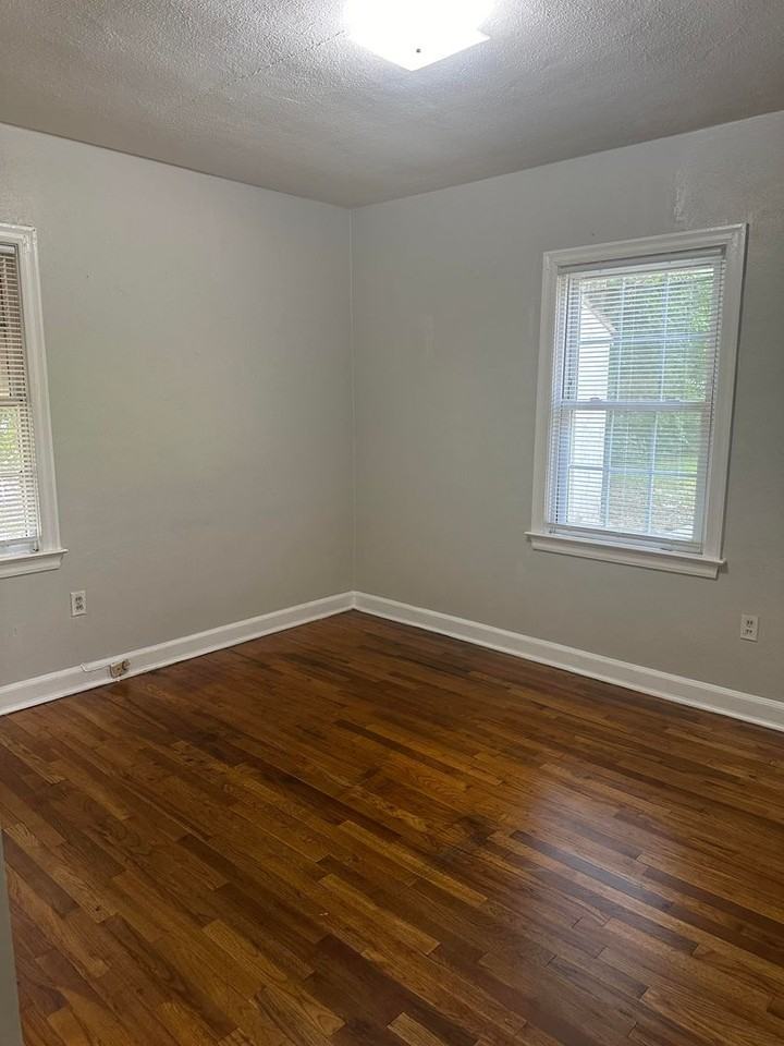 1705 Gillespie Ave - Photo 3 of 7