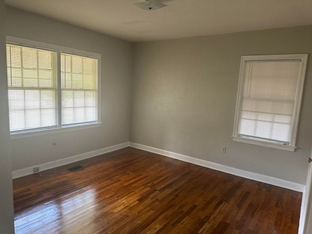 1705 Gillespie Ave - Photo 4 of 7