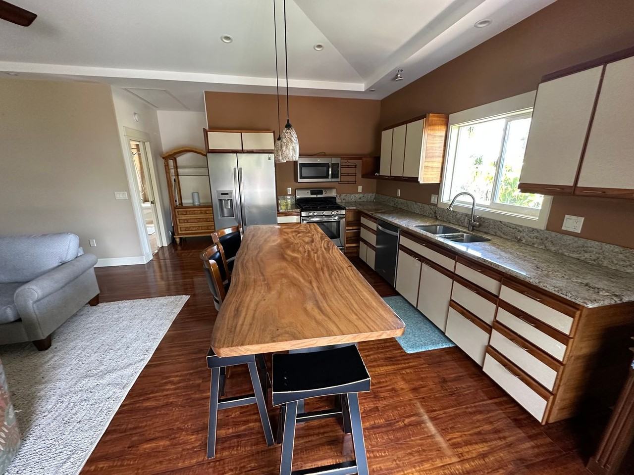 60 Naniuka Pl - Photo 6 of 35