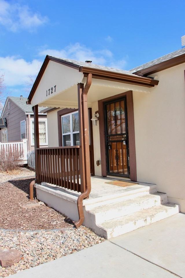 1727 N Wahsatch Ave - Photo 4 of 33
